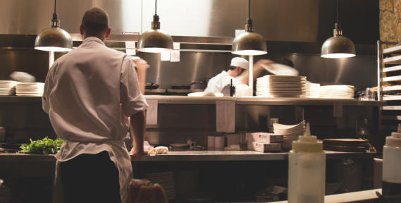 Gebäude und GASTRO Bereiche von TOUR GREEN
